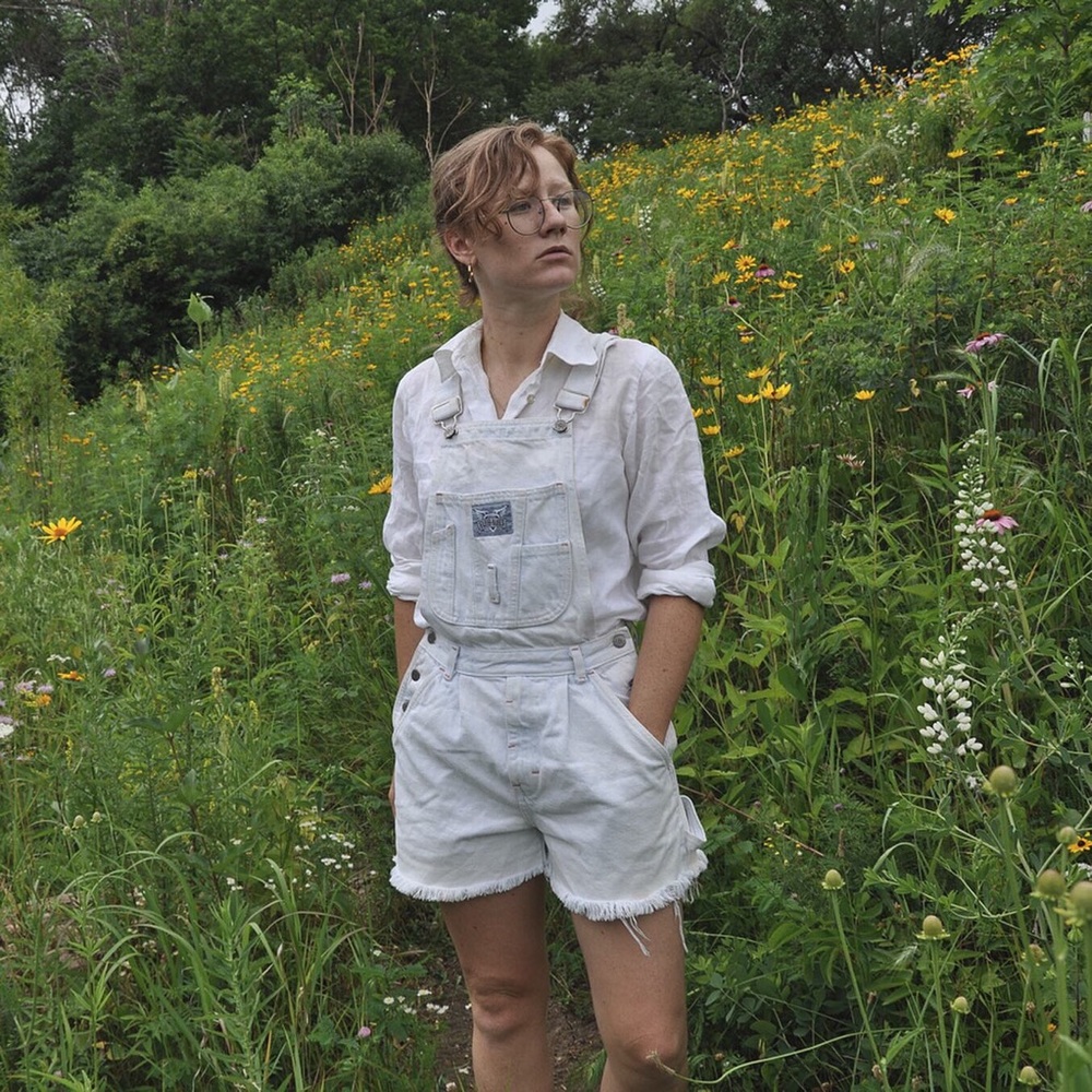 Light wash short overalls